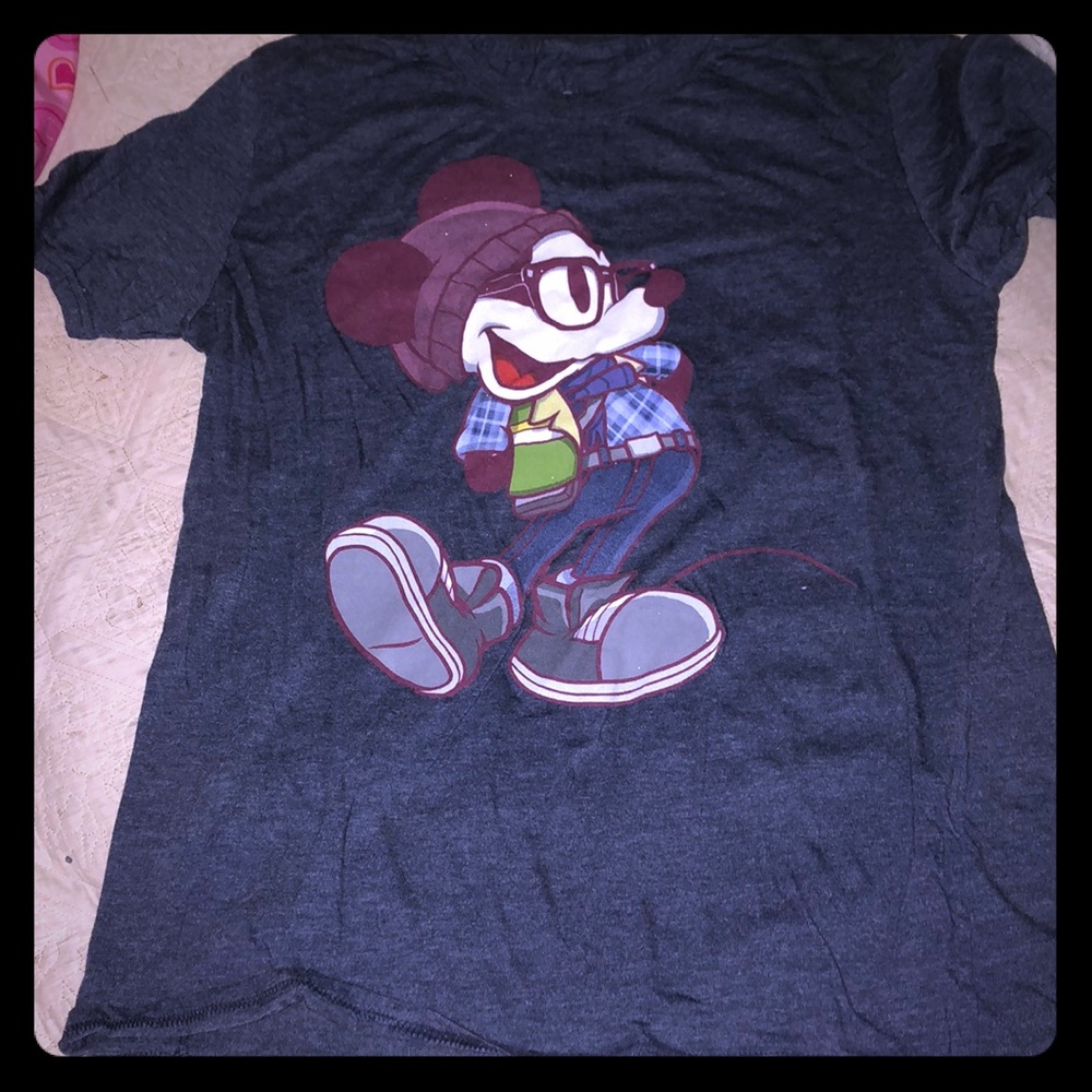 DISNEY MOCKEY MOUSE shirt